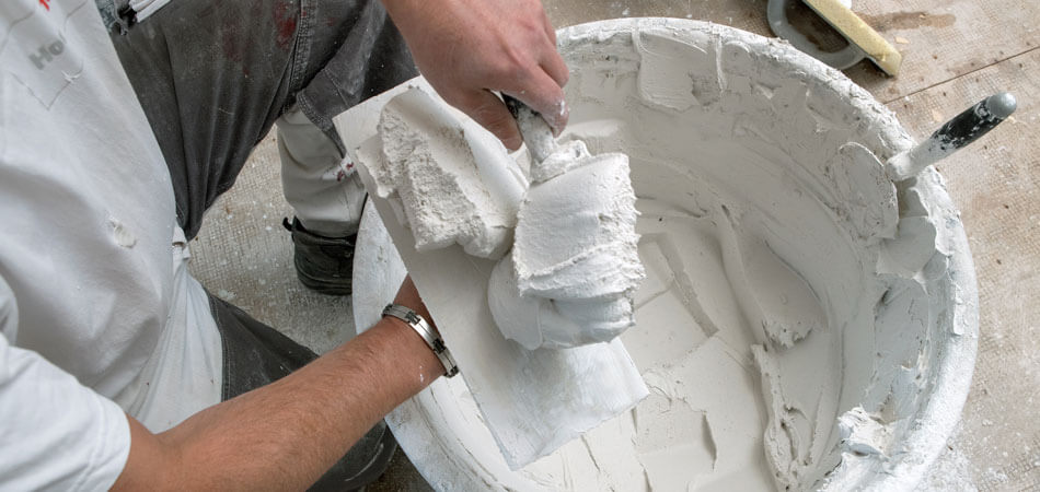 Mixing plaster